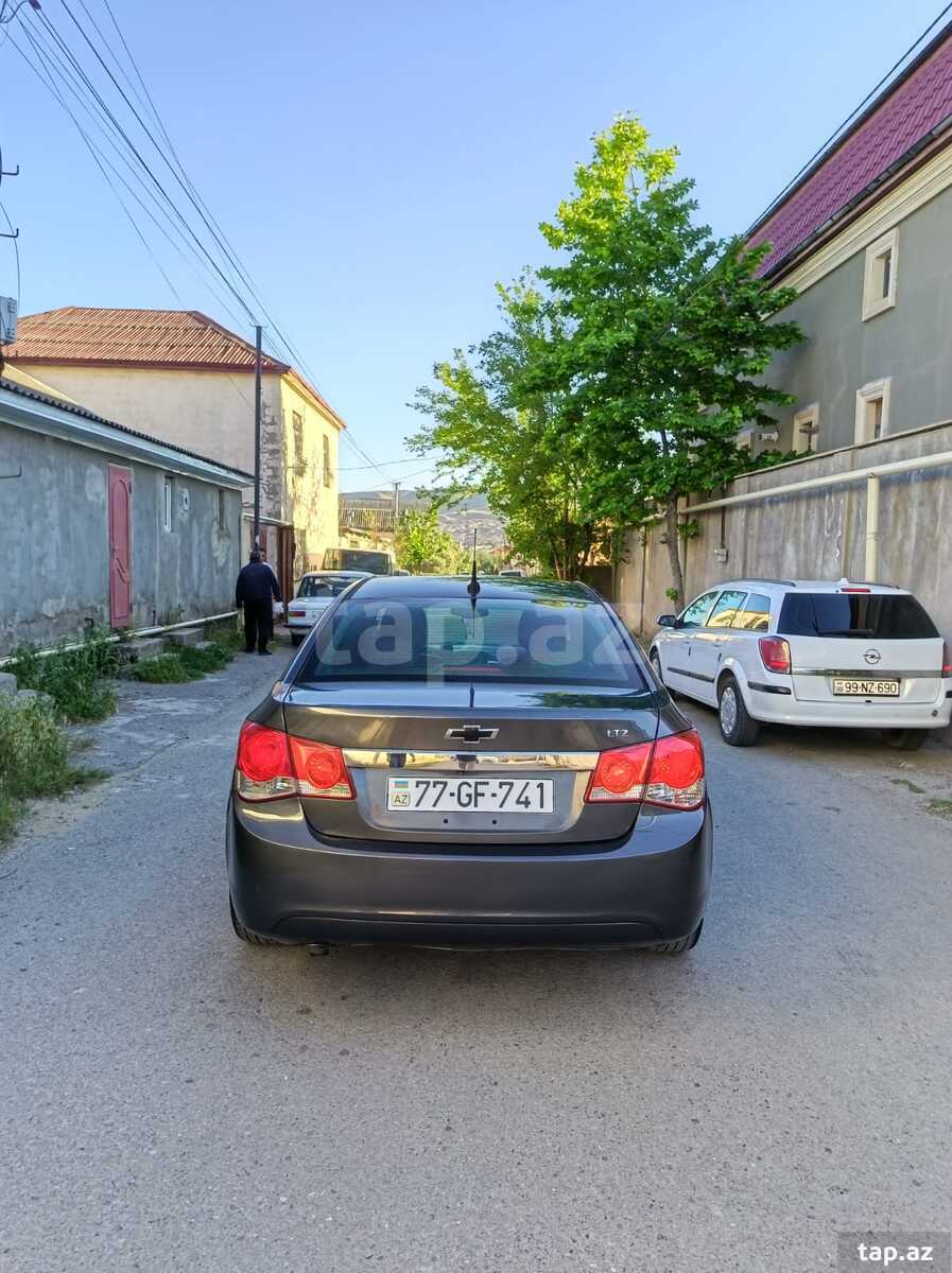 Chevrolet Cruze, 2013 il (2)
