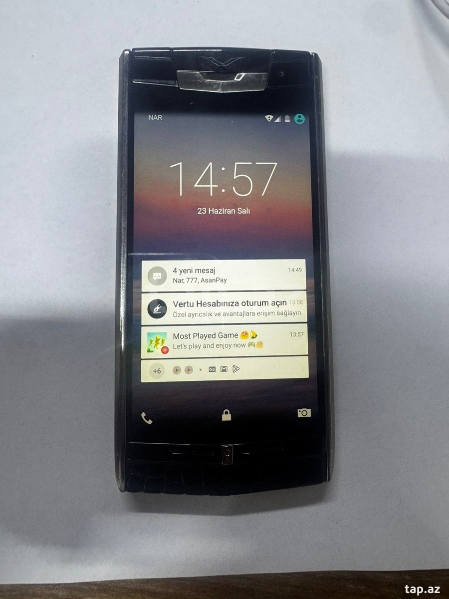 Vertu Signature Touch Bentley 64GB/2GB (2)