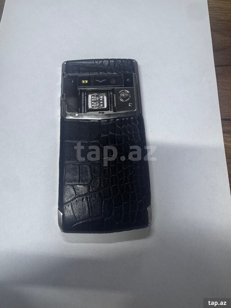 Vertu Signature Touch Bentley 64GB/2GB (3)