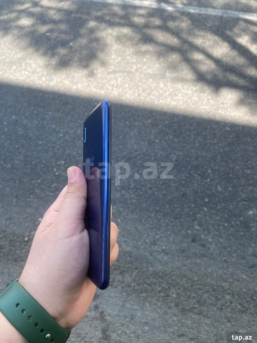 Samsung Galaxy A10 Blue 32GB/2GB (4)