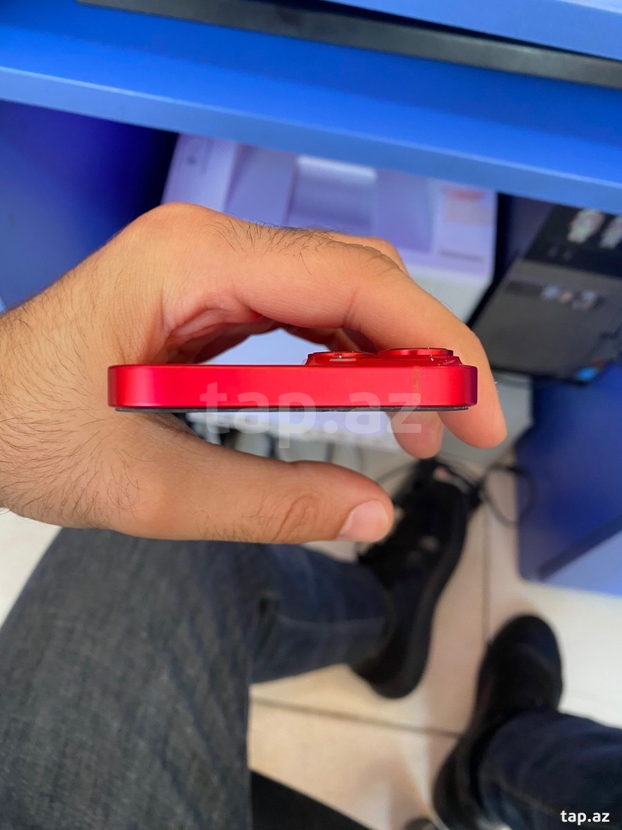 Apple iPhone 14 Red 128GB/4GB (4)