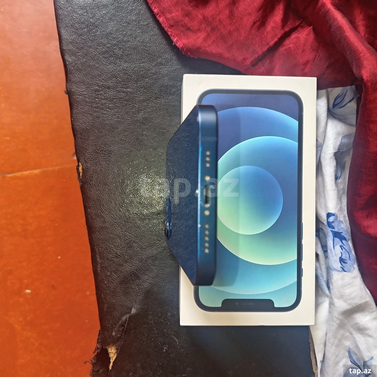 Apple iPhone 12 Blue 128GB/4GB (4)