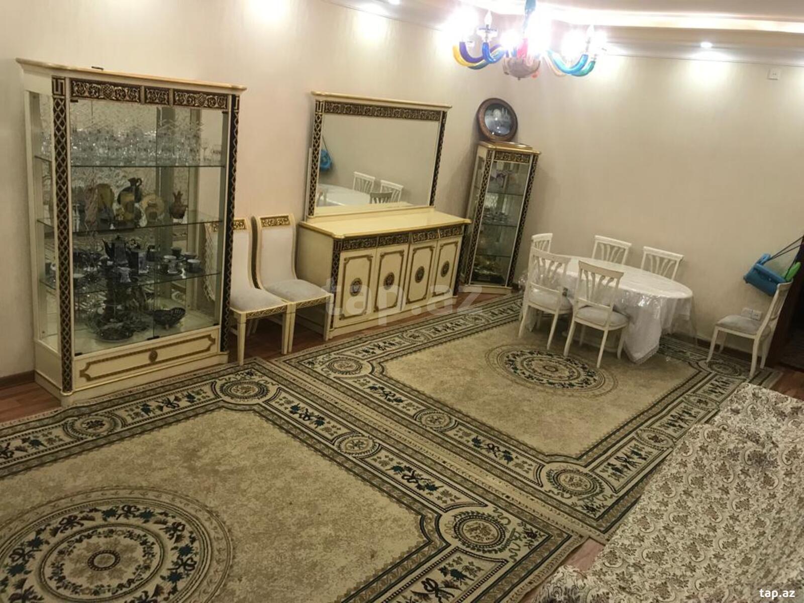 4-otaqlı yeni tikili, Memar Əcəmi m., 185 m²