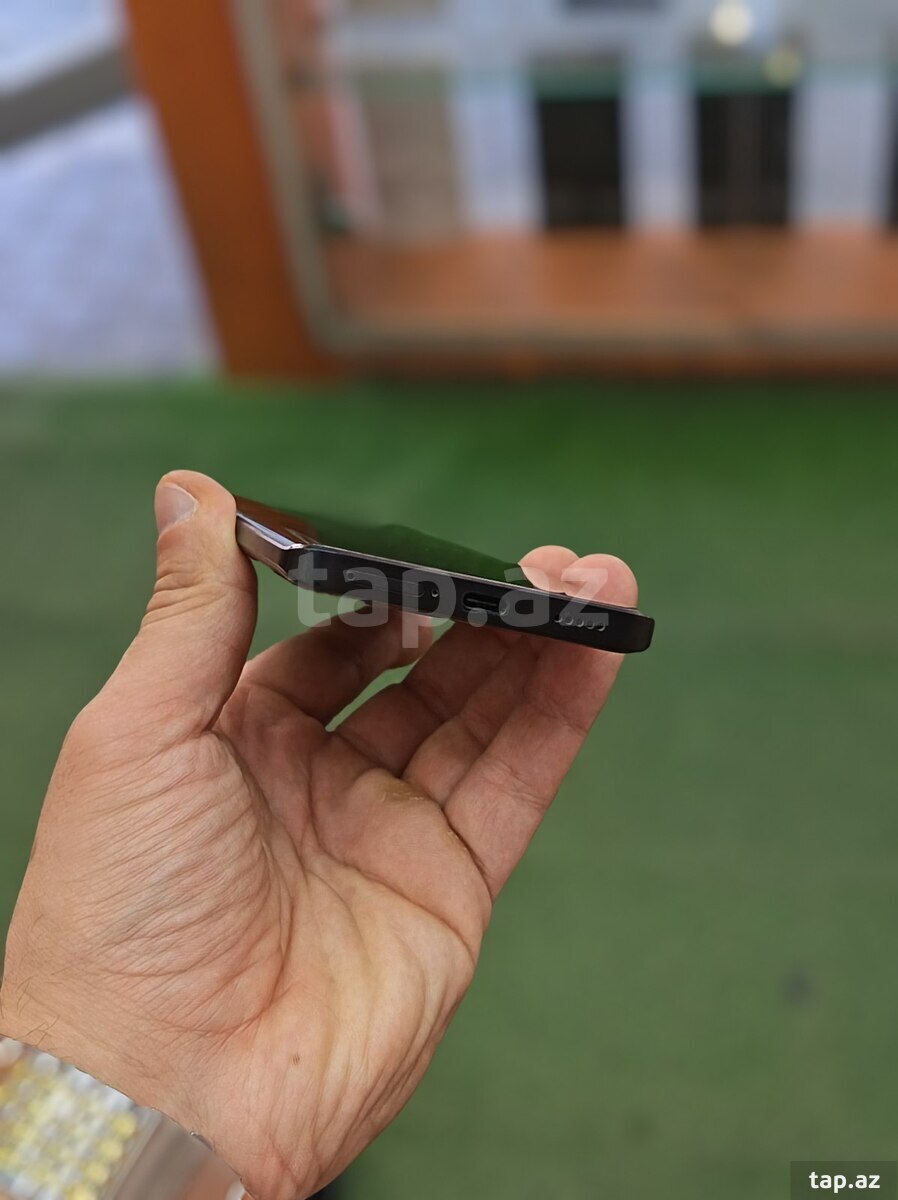 Xiaomi Redmi Note 13 Pro+ Midnight Black 256GB/12GB (4)