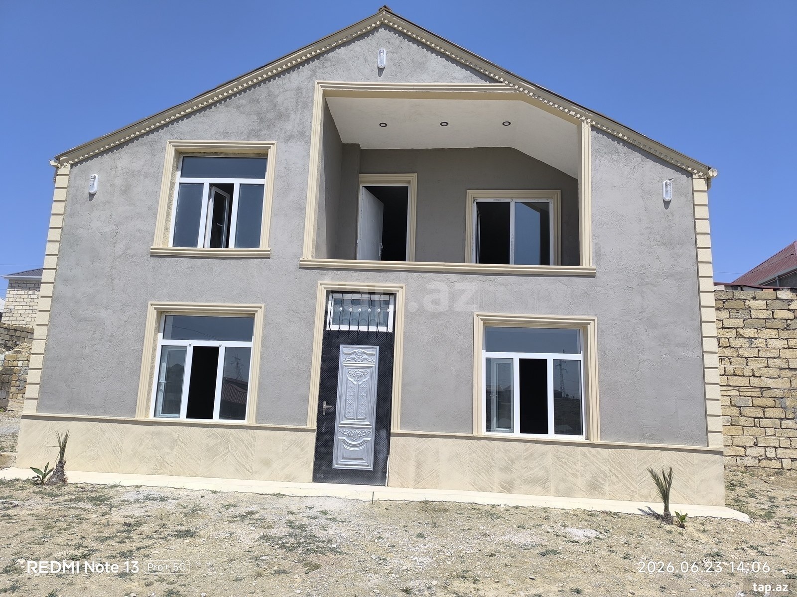 Həyət evi, Hökməli qəs.