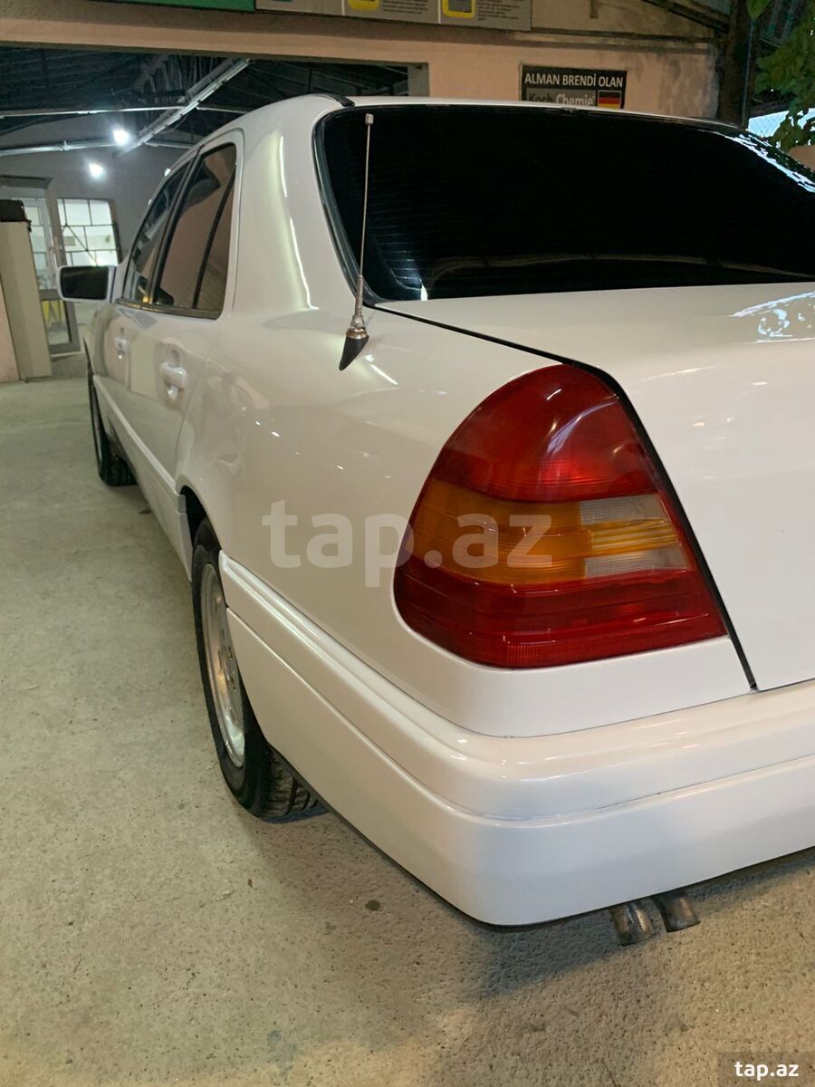 Mercedes C 180, 1994 il (11)
