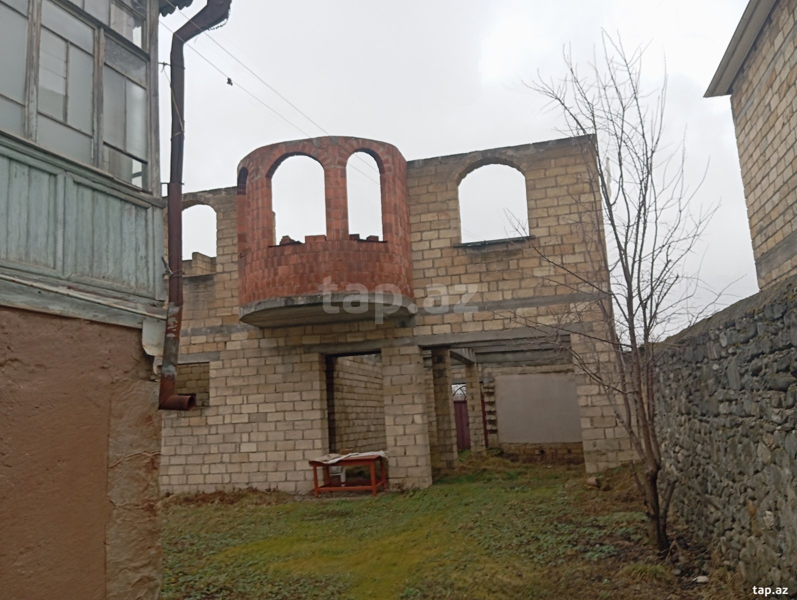 Bağ evi, 1-ci Nügədi kəndi (3)