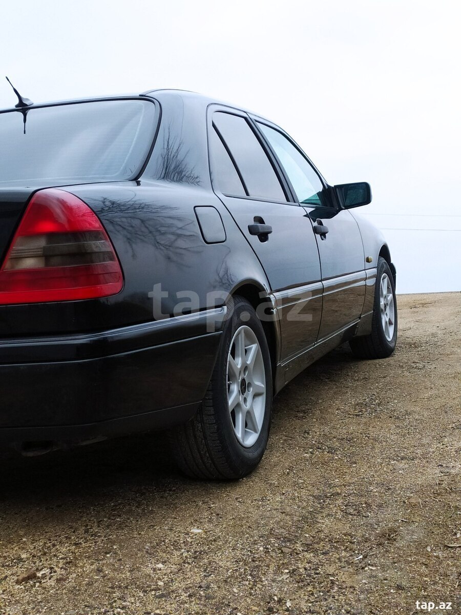 Mercedes C 180, 1996 il (12)