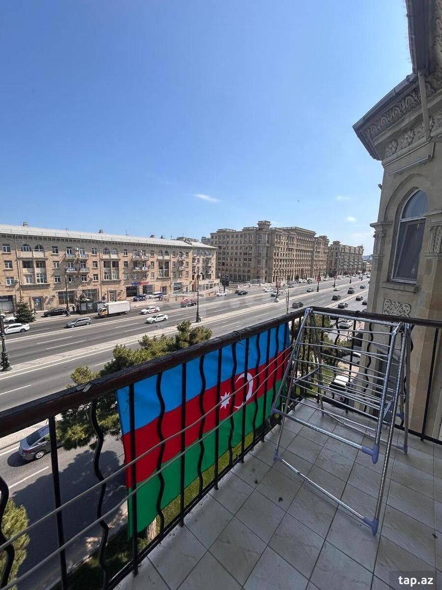 3-otaqlı mənzil, Faiq Yusifov küç., 80 m²