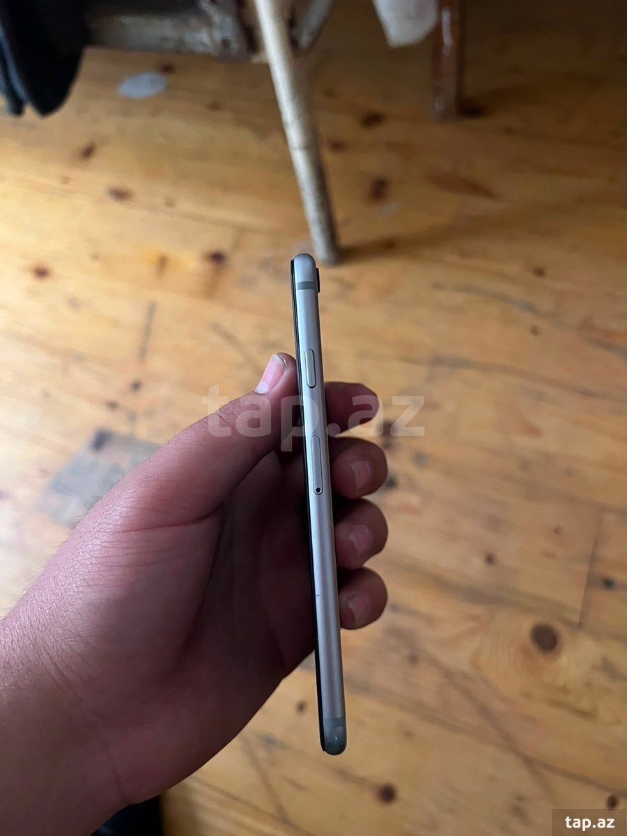 Apple iPhone 6 Silver 64GB (4)