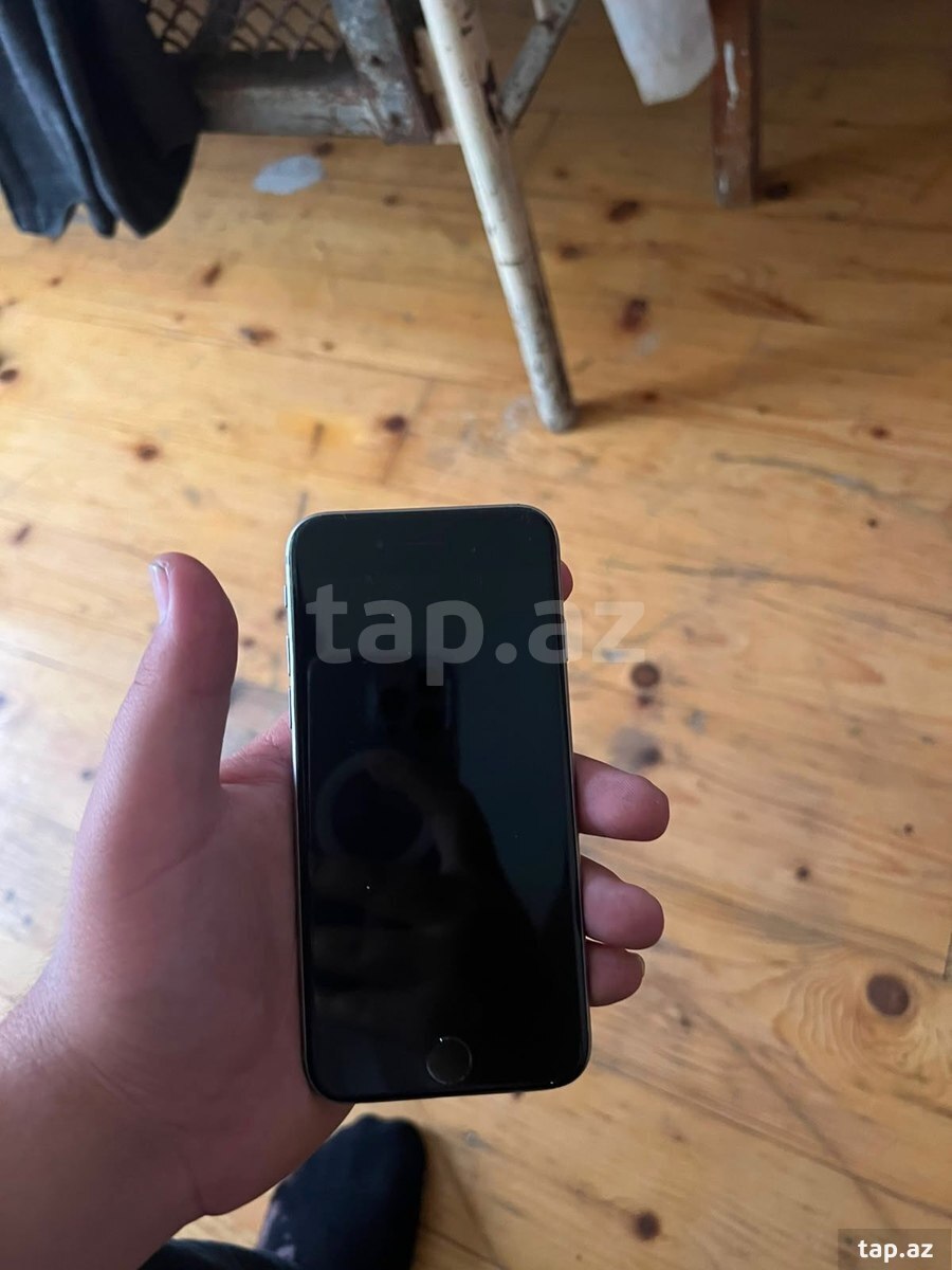 Apple iPhone 6 Silver 64GB (2)