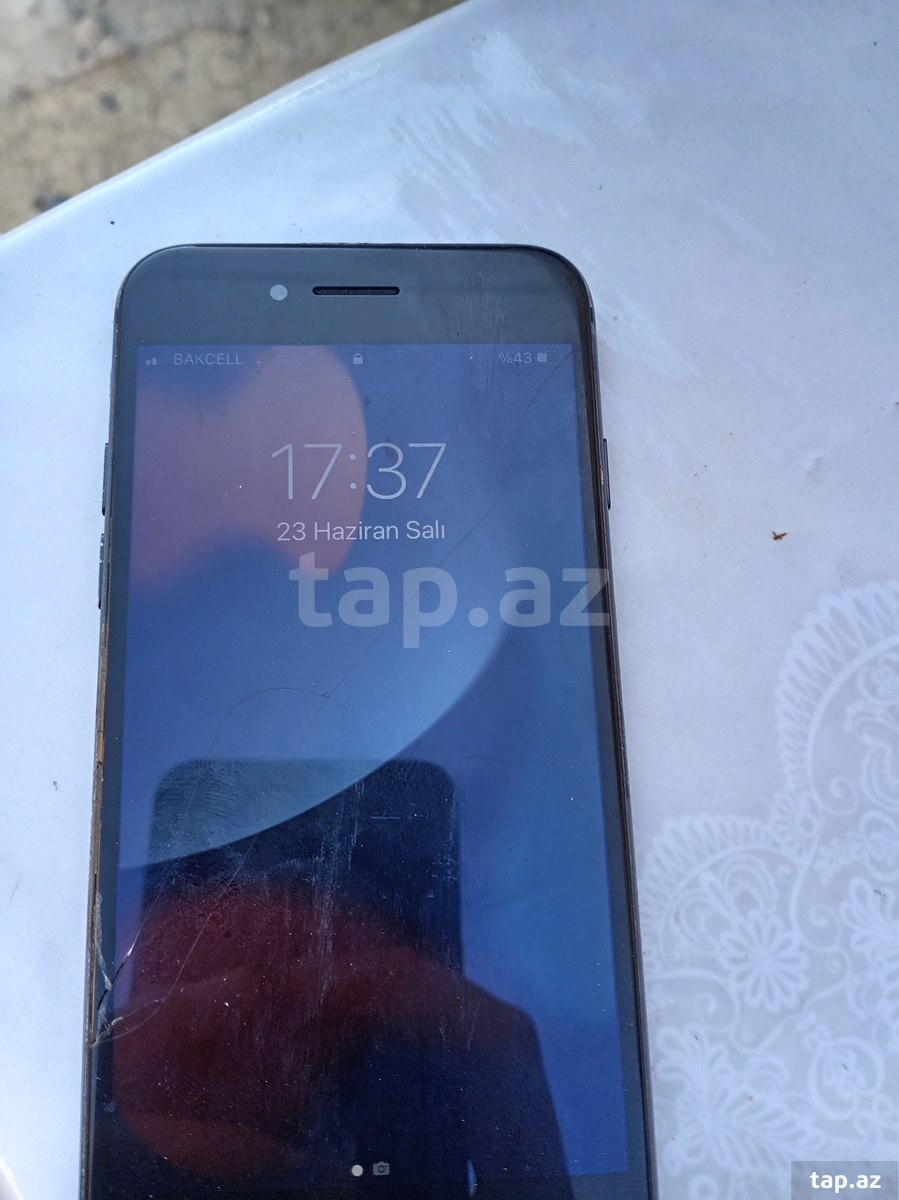 Apple iPhone 7 Black 256GB (2)