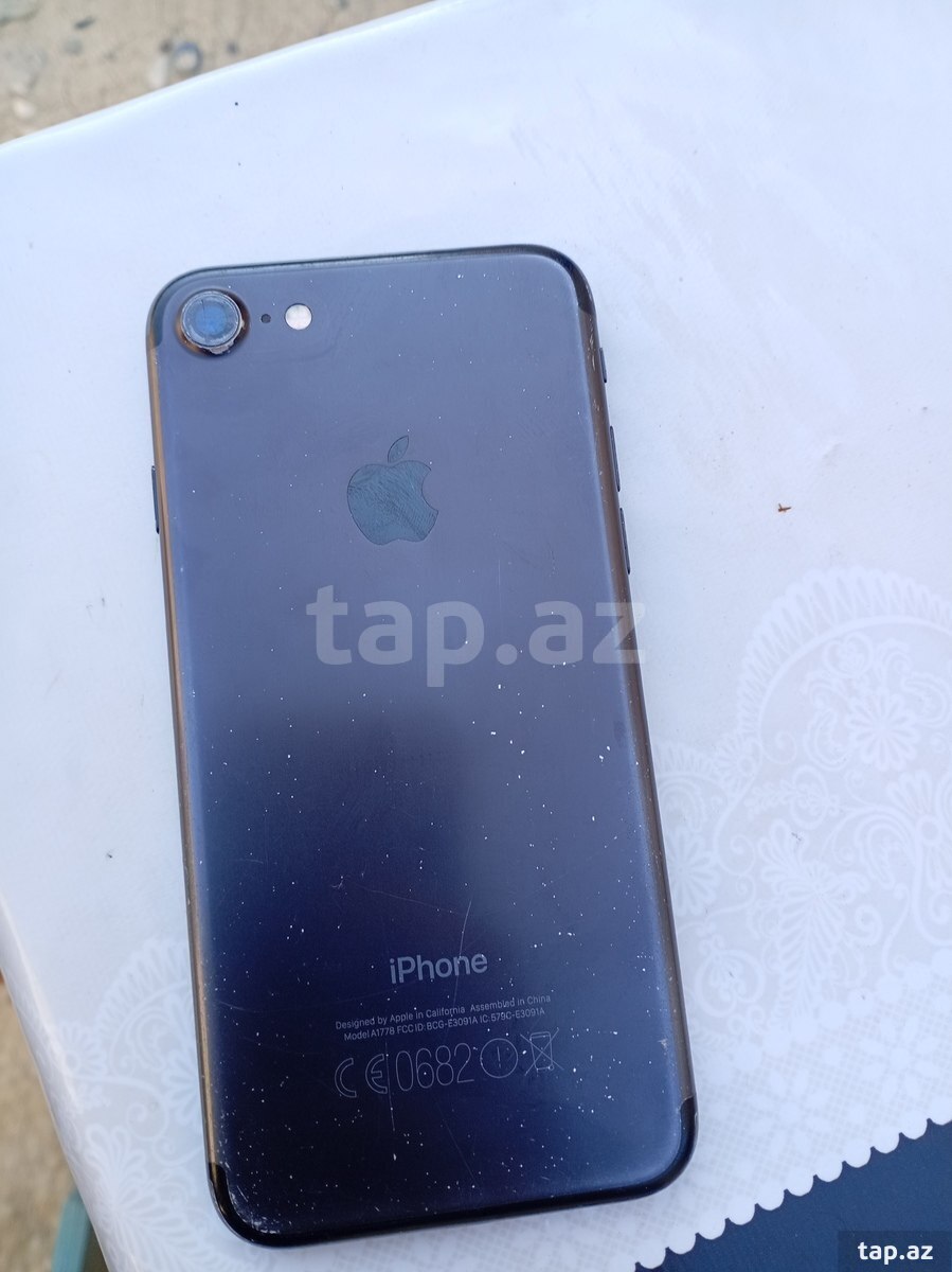 Apple iPhone 7 Black 256GB (4)