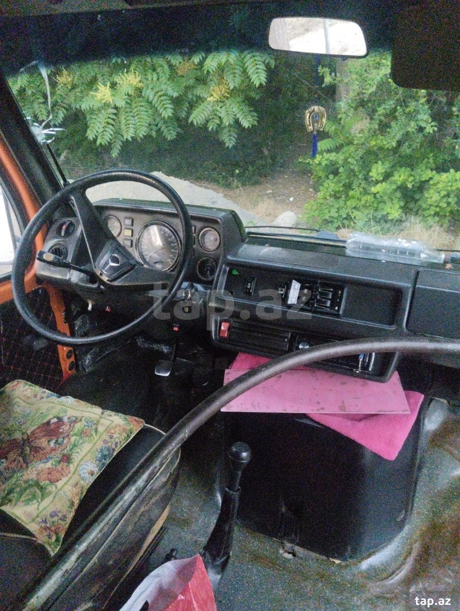 Mercedes 208 D, 1992 il (11)