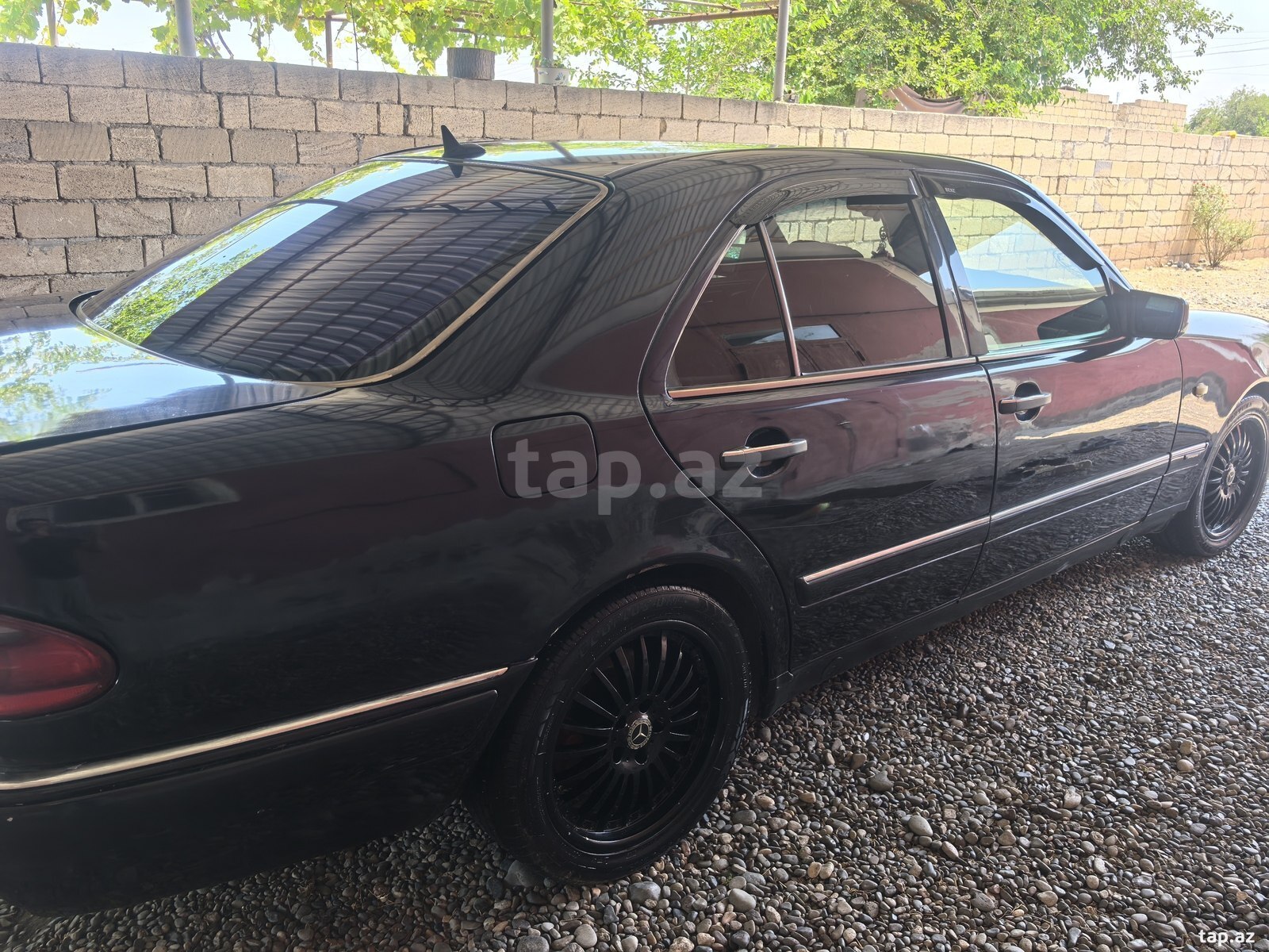 Mercedes E 230, 1996 il (6)