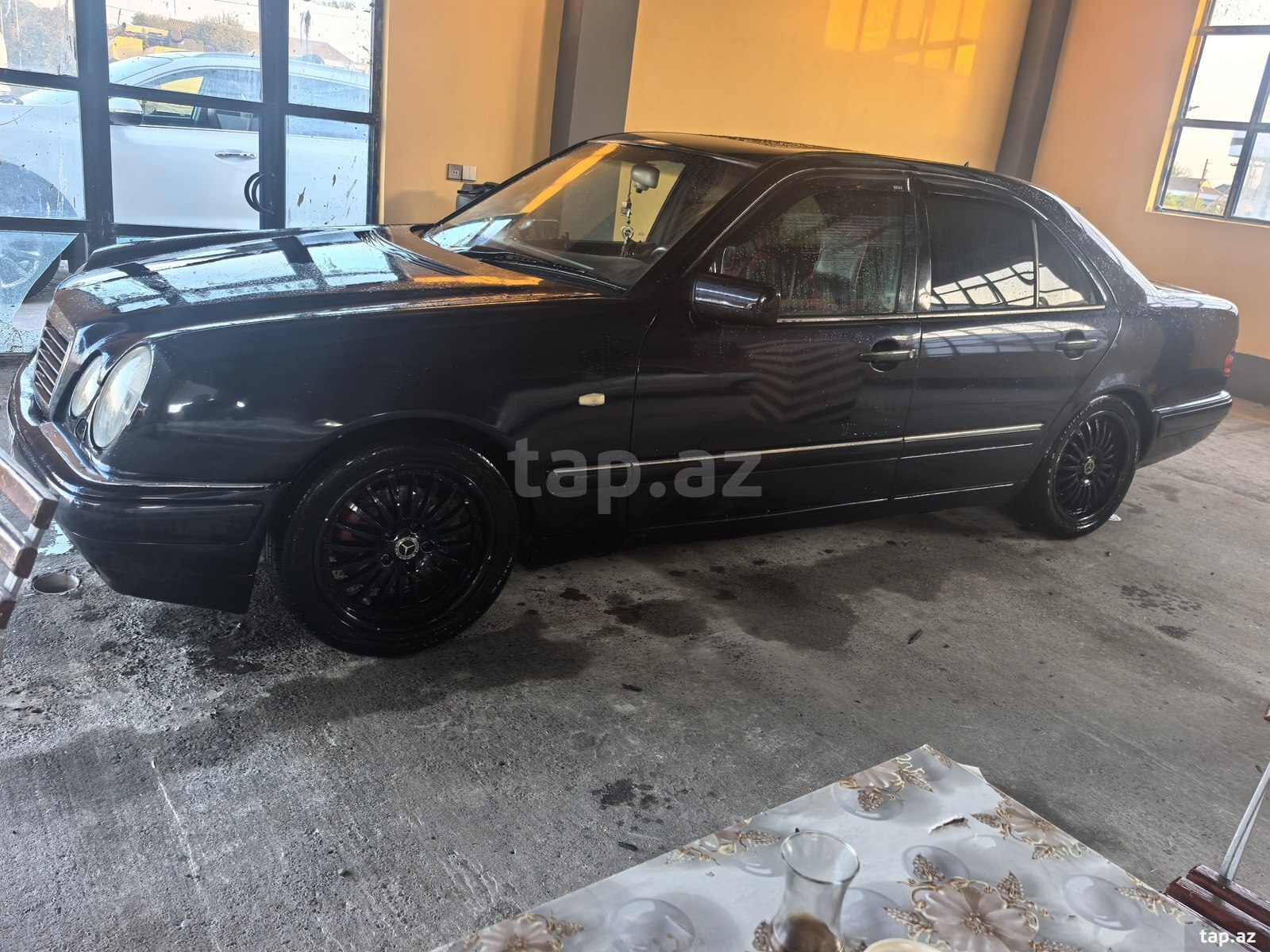 Mercedes E 230, 1996 il (9)
