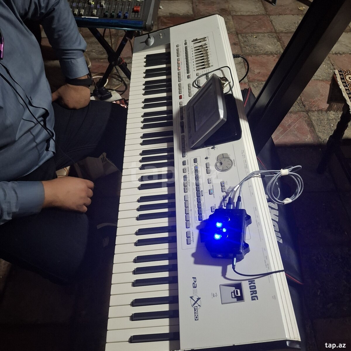 Sintezator Korg pa x2