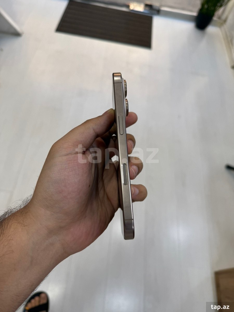 Apple iPhone 16 Pro Desert Titanium 512GB/8GB (2)