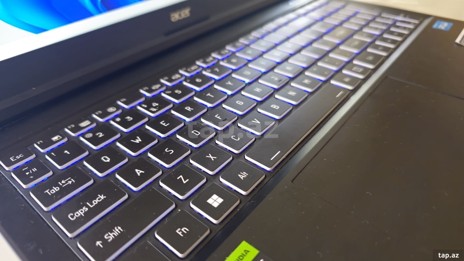 Acer NITRO SHADOW SH15-51 RTX 4060 8 GB Gaming  (2)