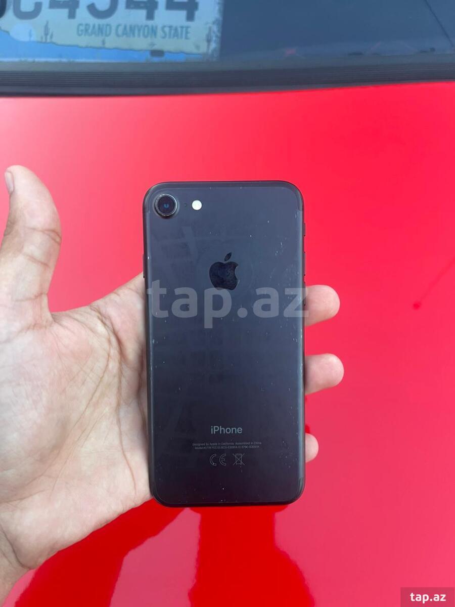 Apple iPhone 7 Black 32GB (2)