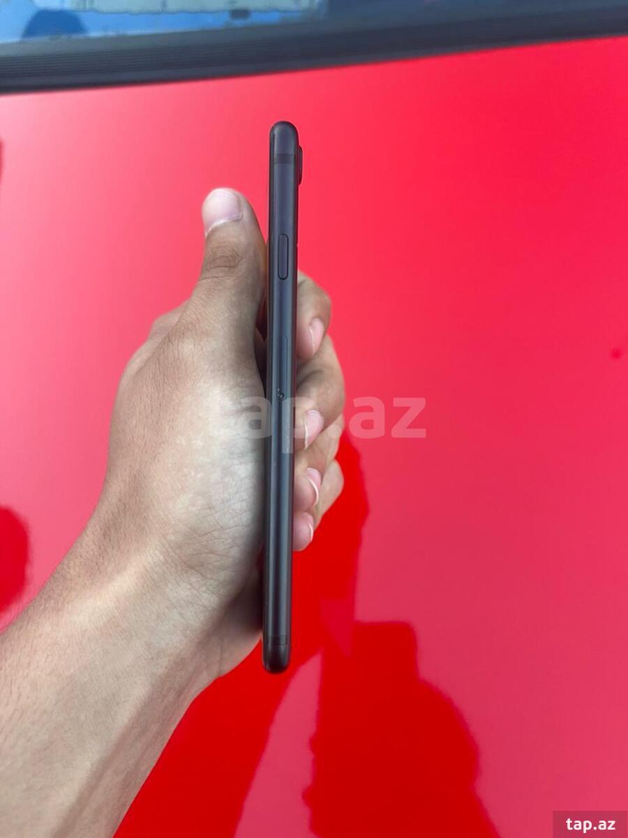 Apple iPhone 7 Black 32GB (4)