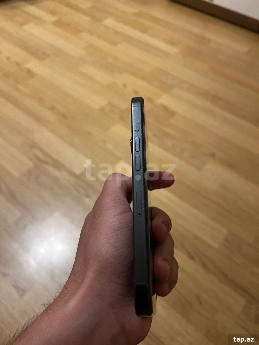 Apple iPhone 16 Pro Black Titanium 128GB/8GB (4)