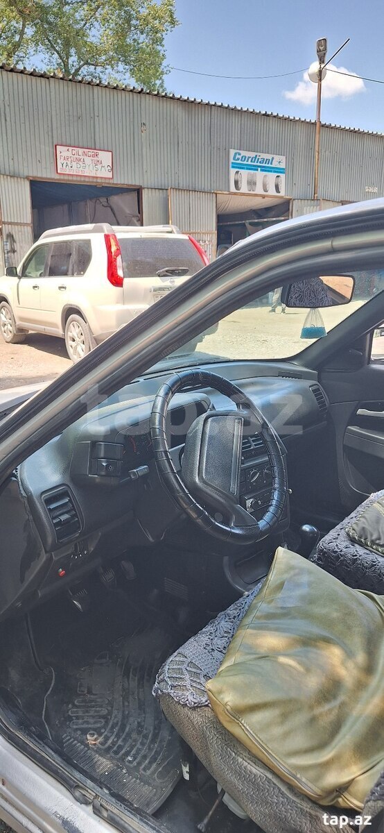 LADA (VAZ) 2112, 2001 il (8)
