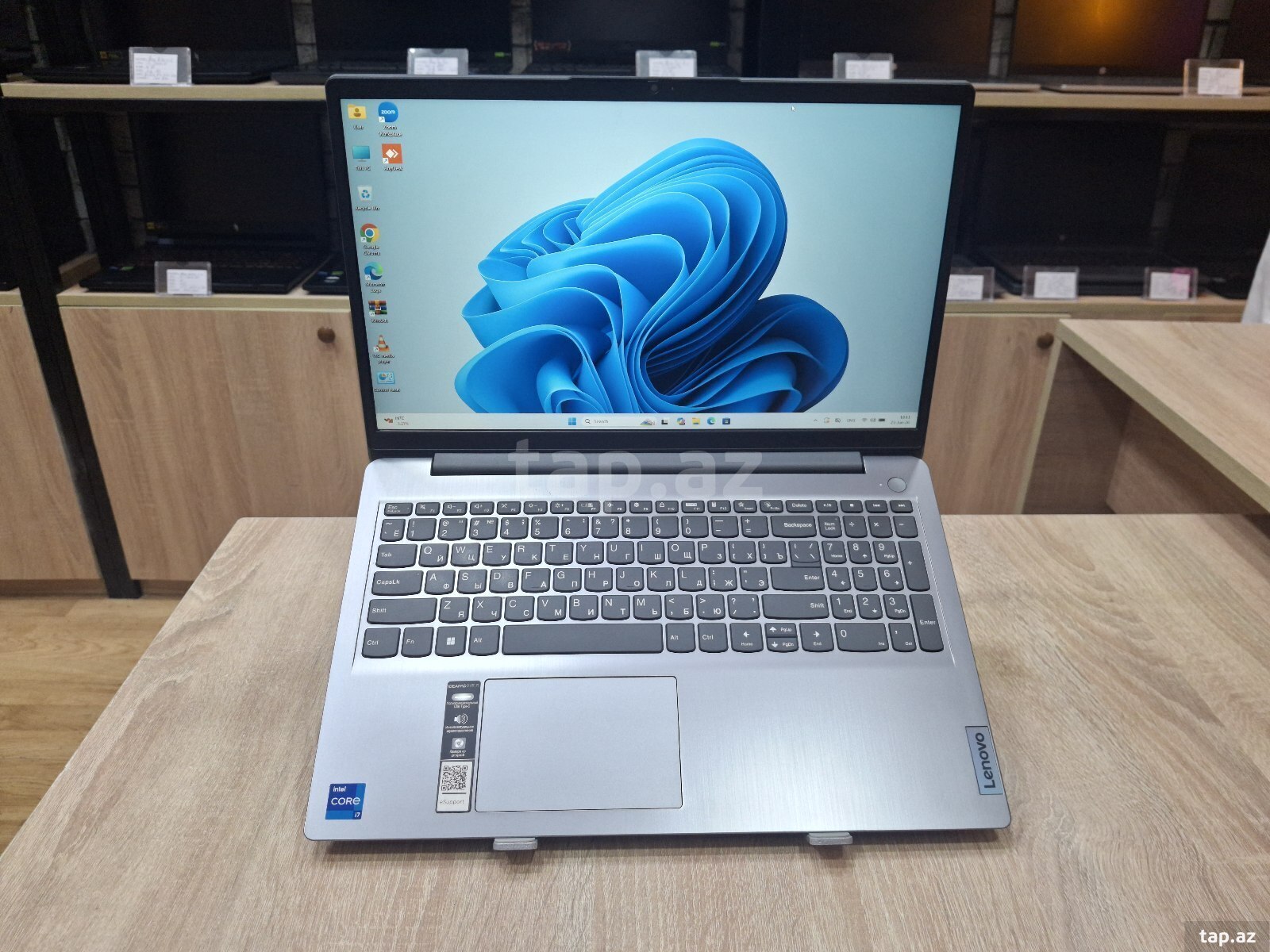 Noutbuk Lenovo i7 1255U 16GB RAM 512GB SSD (2)