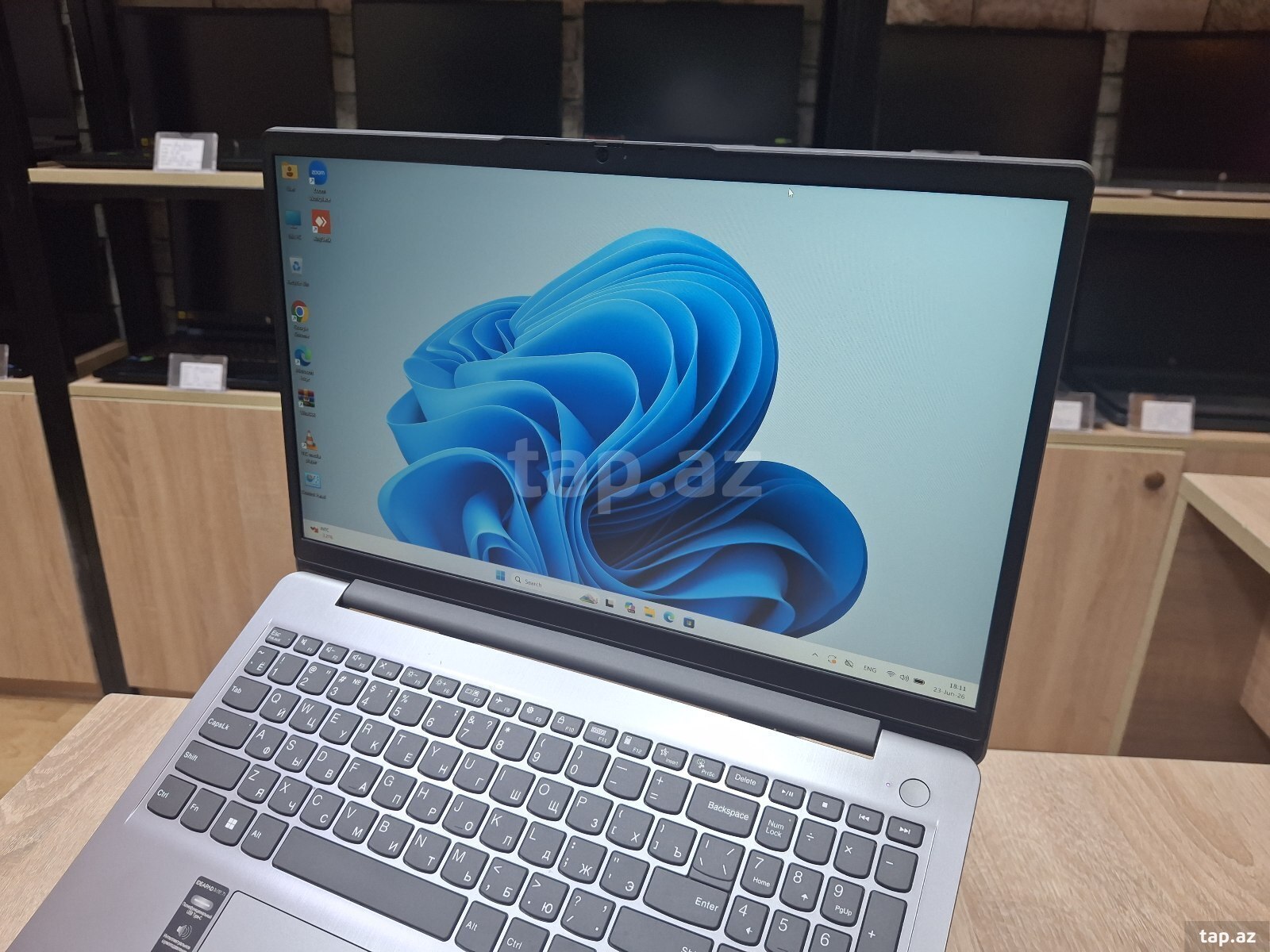 Noutbuk Lenovo i7 1255U 16GB RAM 512GB SSD (4)