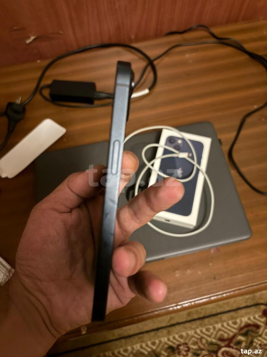 Apple iPhone 13 Midnight 128GB/4GB (3)