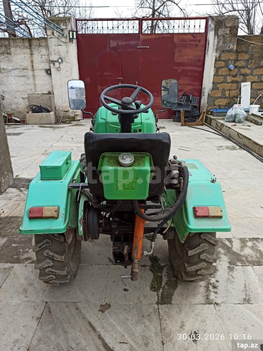 Traktor "Belarus", 2001 il