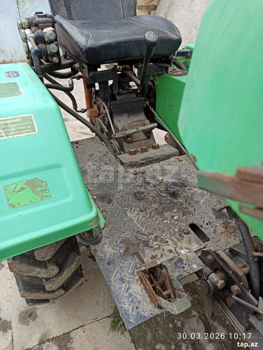 Traktor "Belarus", 2001 il (3)