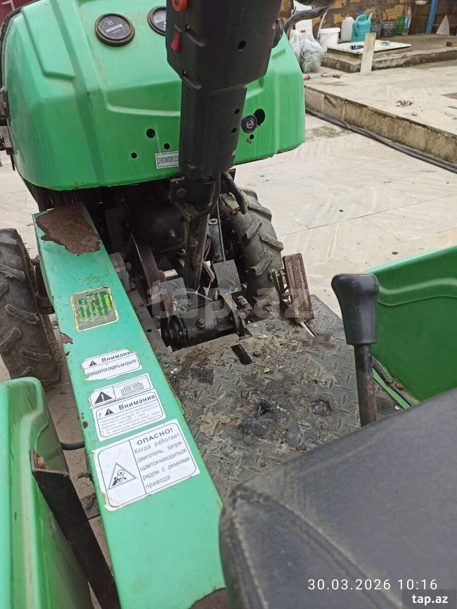 Traktor "Belarus", 2001 il (8)