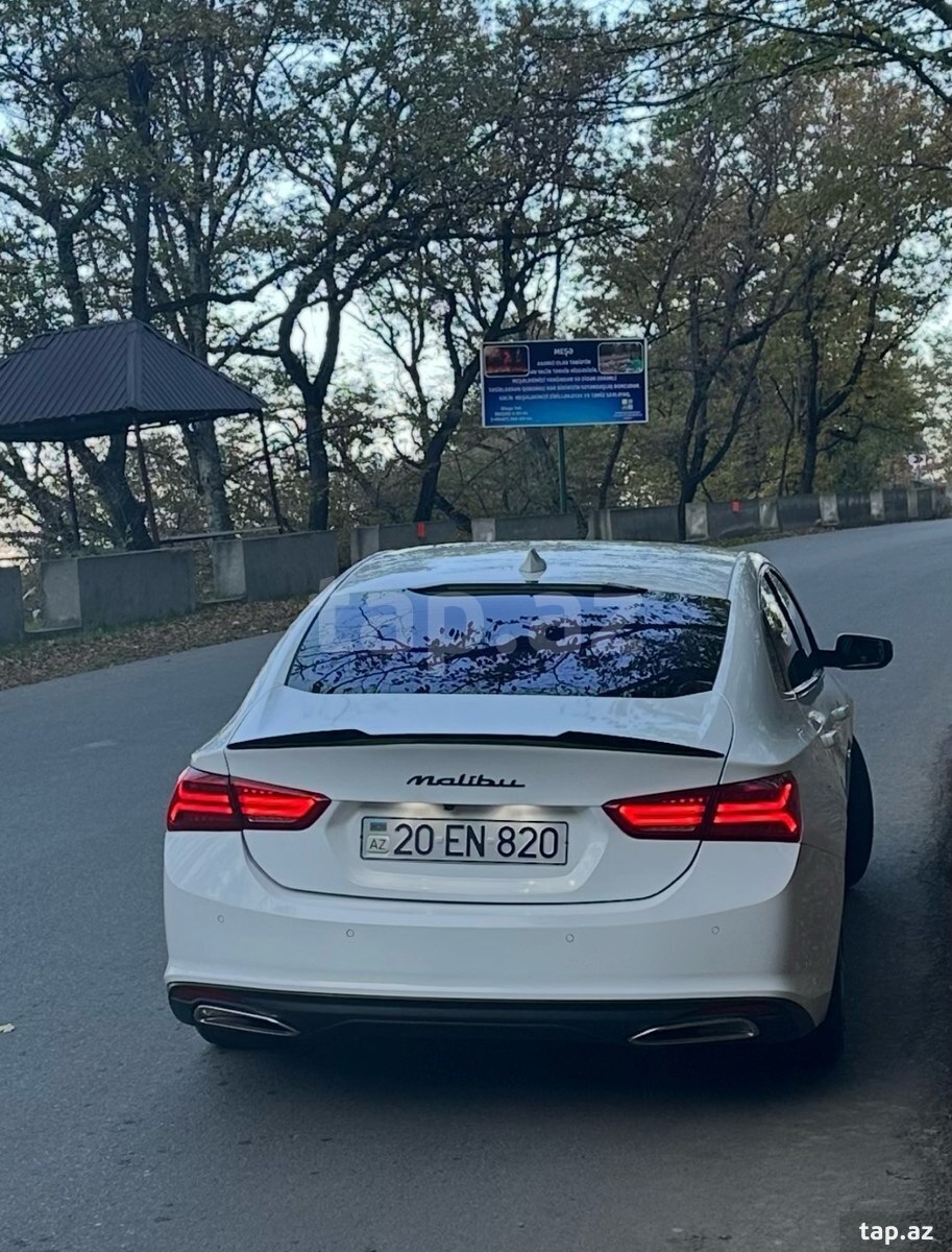 Chevrolet Malibu, 2018 il (5)