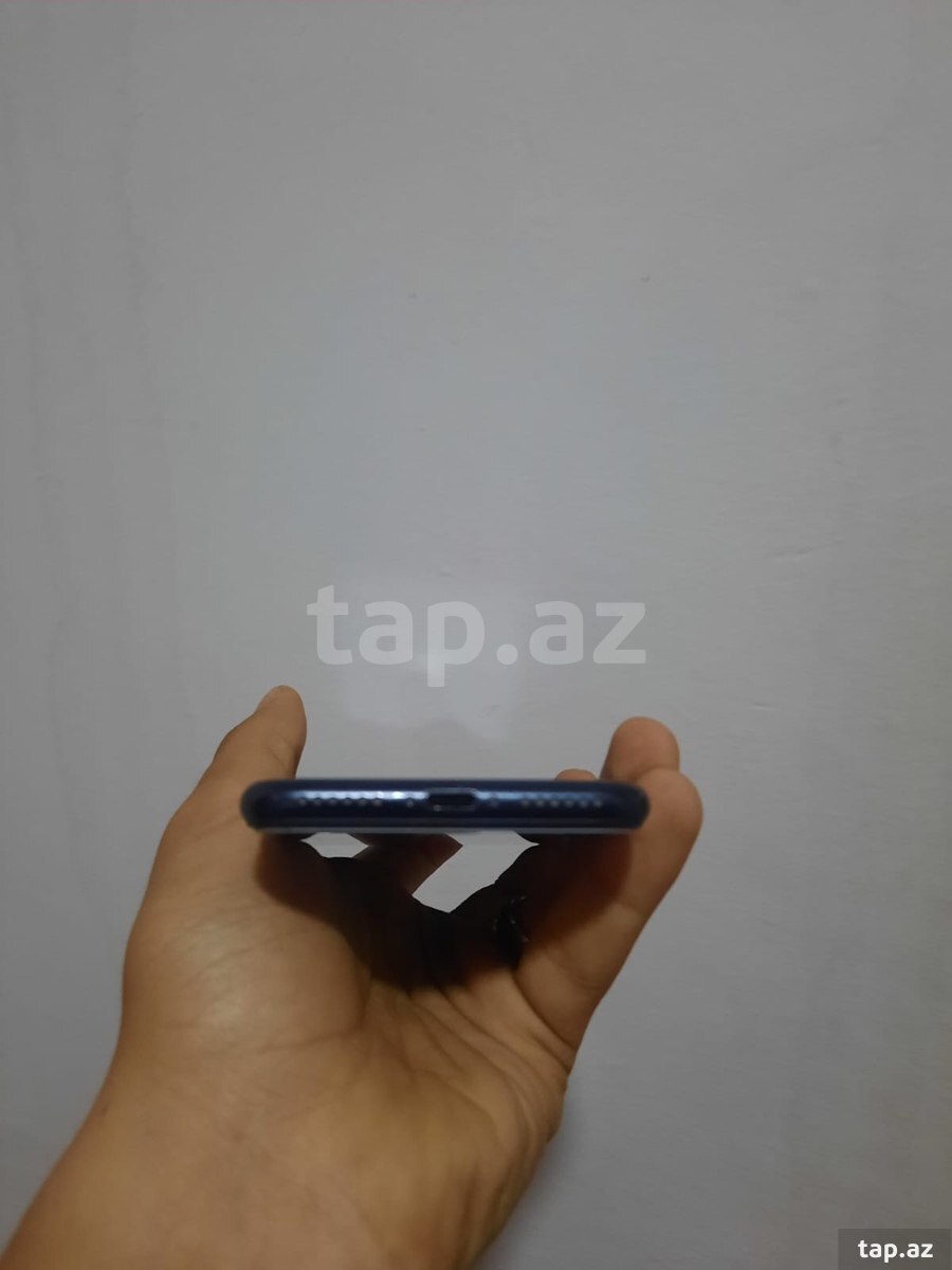 Apple iPhone SE (2020) Black 64GB/3GB (3)
