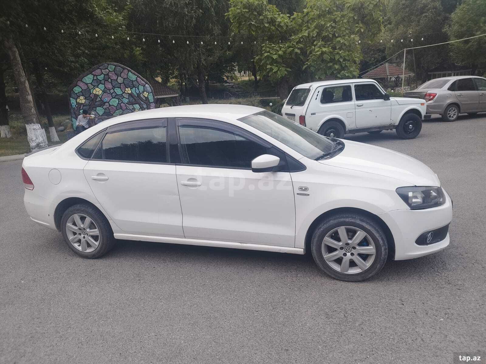 Volkswagen Polo, 2013 il (4)