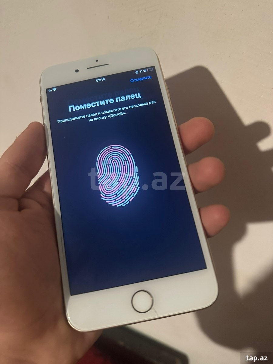 Apple iPhone 8 Plus Gold 64GB (4)