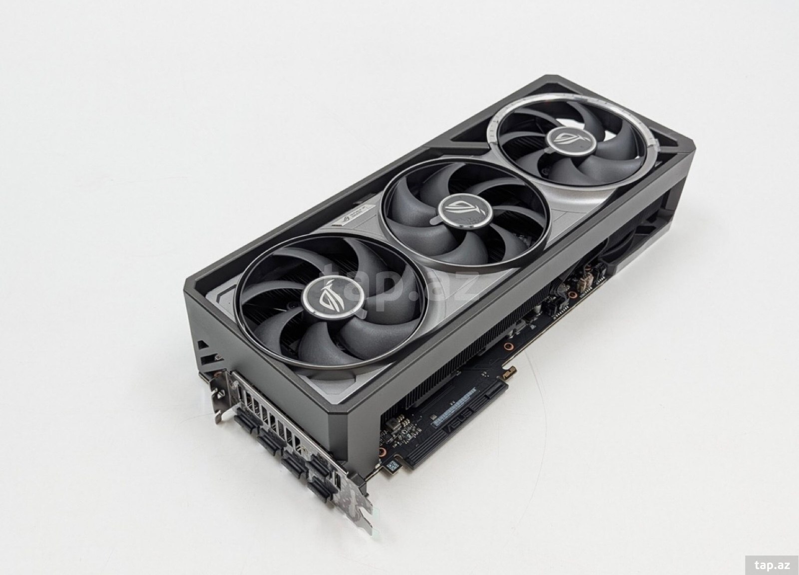 Video kart Asus RTX 5080 Rog Astral OC 16GB (2)