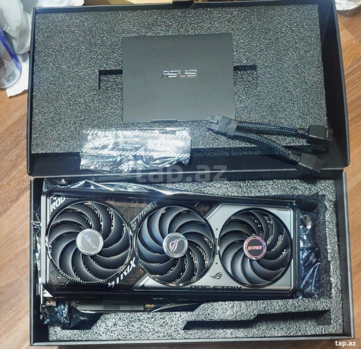 Video kart Asus RTX 5070 Rog Strix OC 12GB (2)