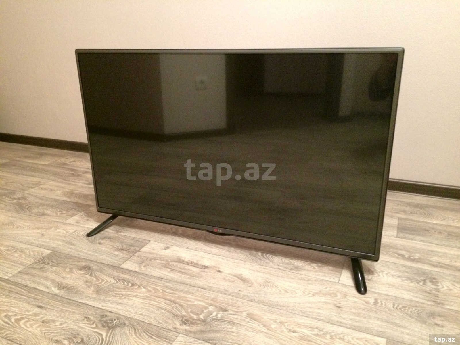 Televizor LG 107 LED FullHD