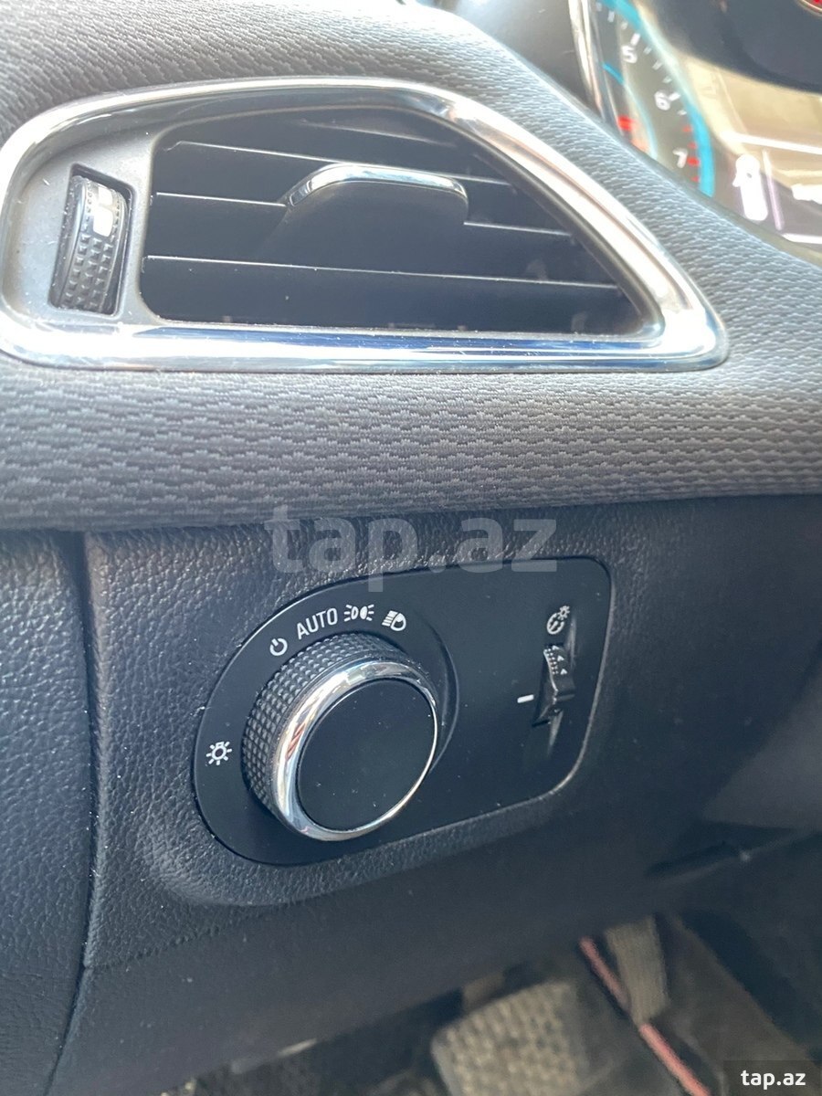 Chevrolet Cruze, 2018 il (7)