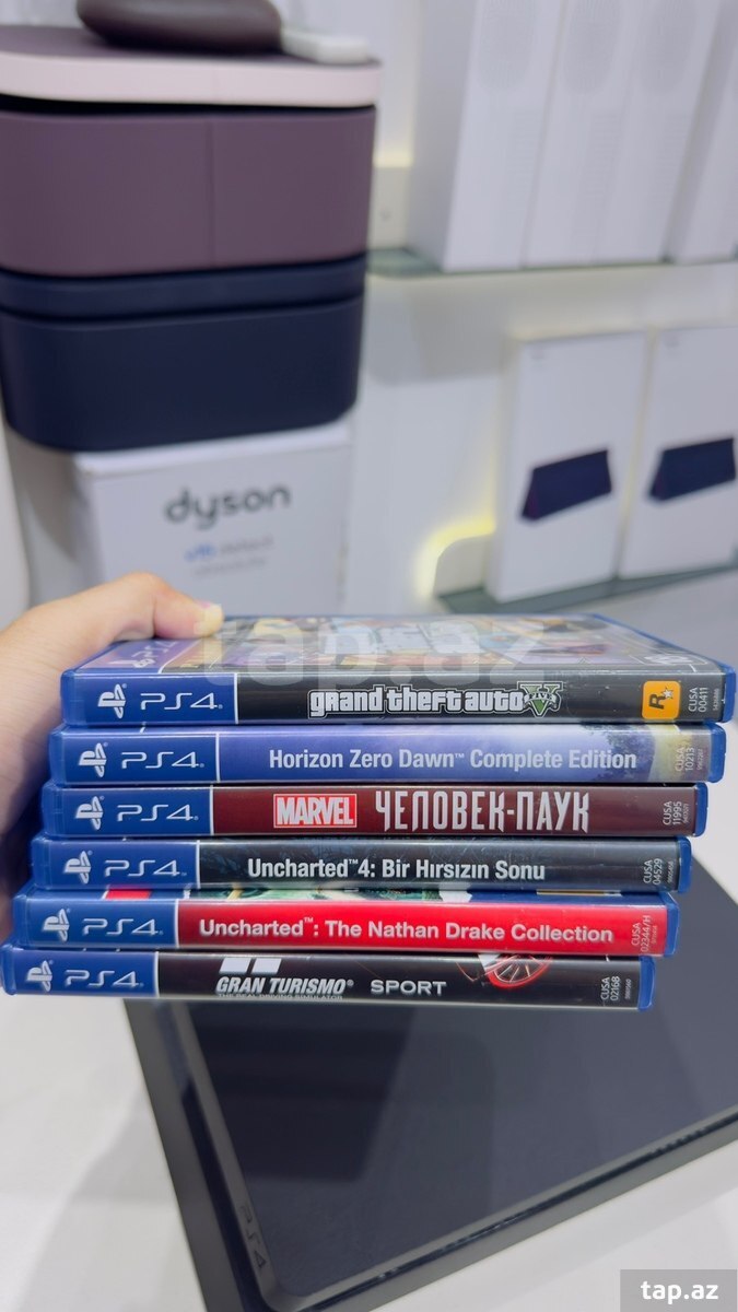 PS4 Slim 1TB (12)