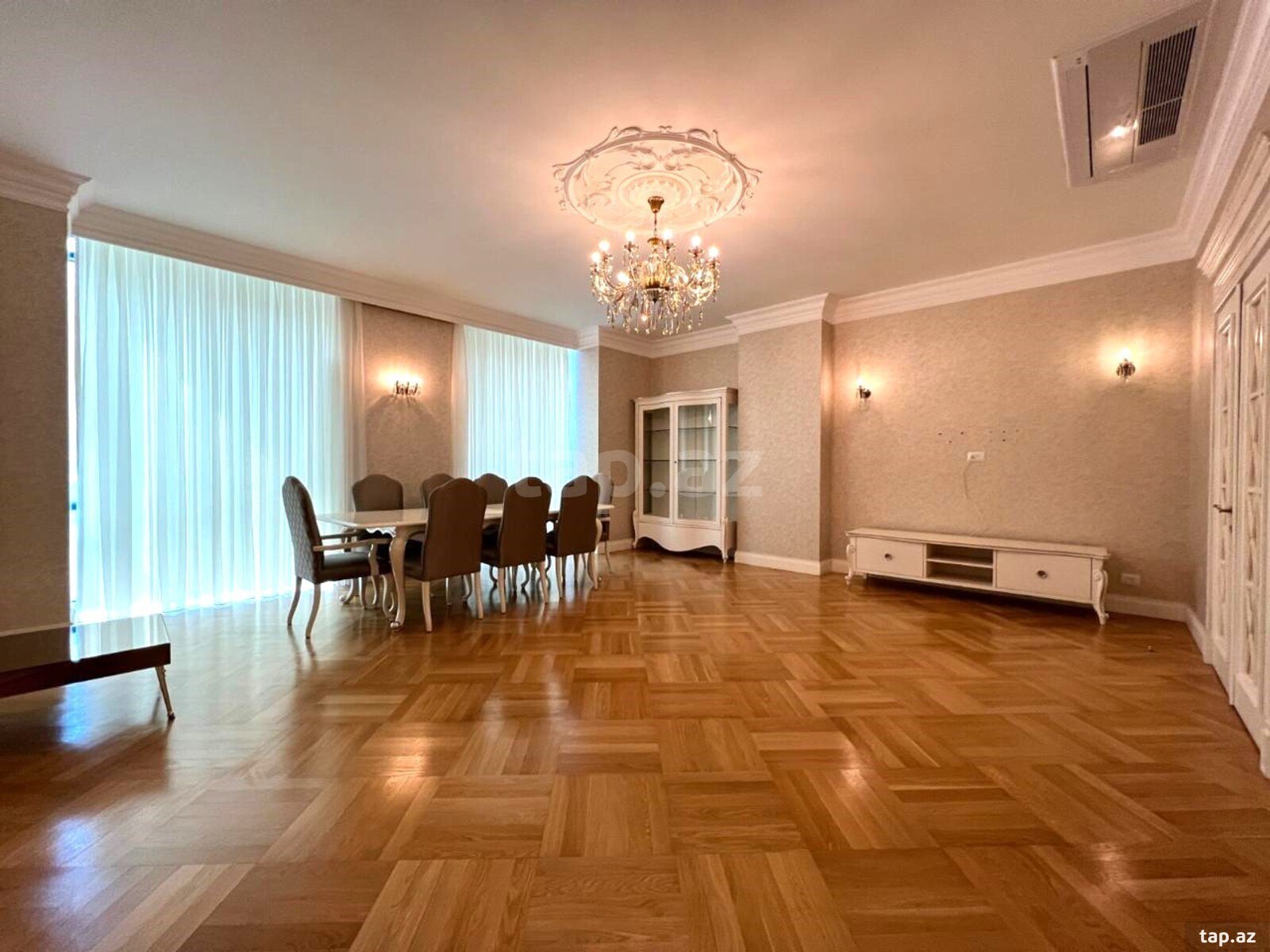 4-otaqlı yeni tikili kirayə verilir, 28 May m., 190 m² (3)