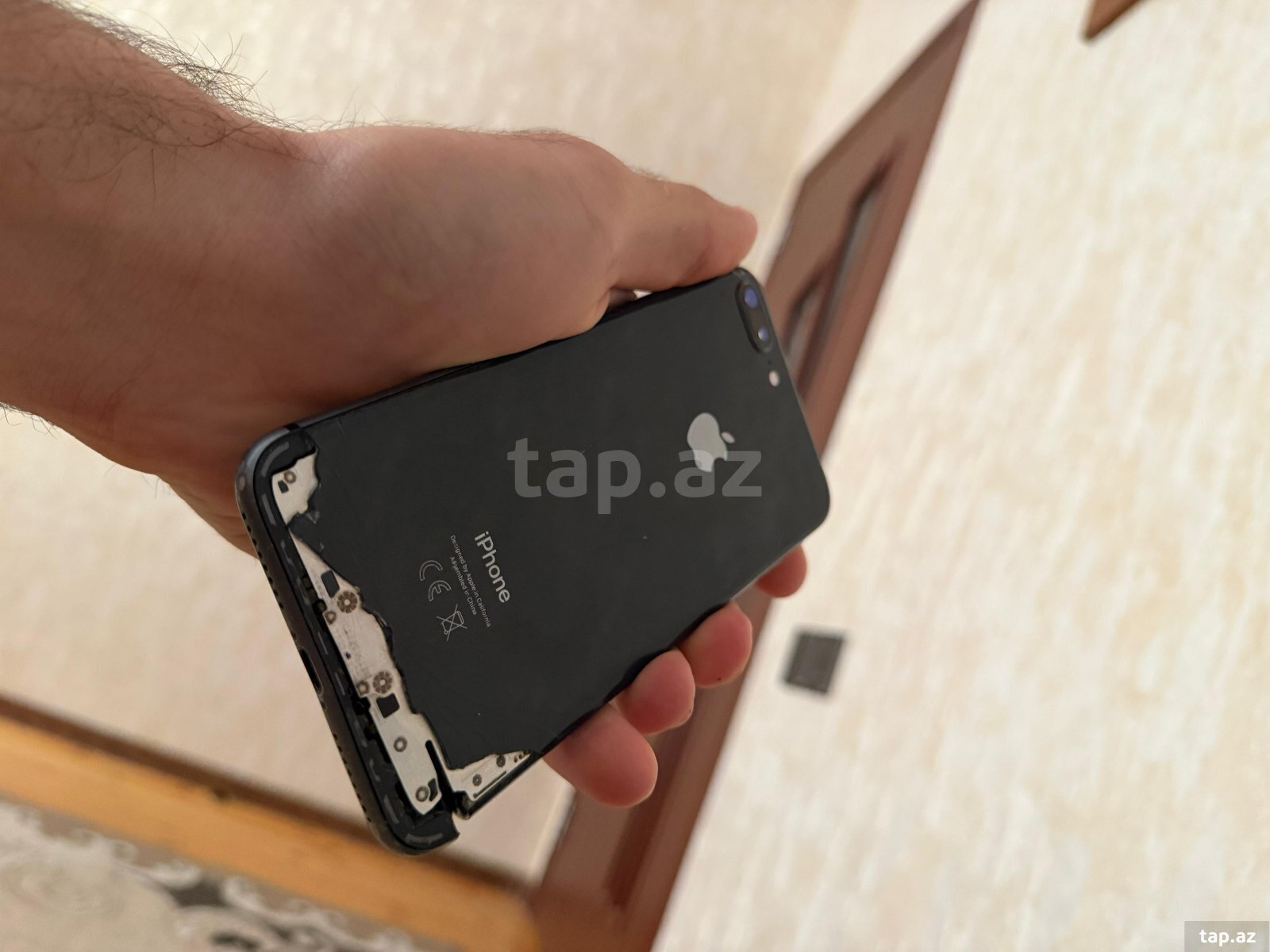 Apple iPhone 8 Plus Space Gray 64GB (2)