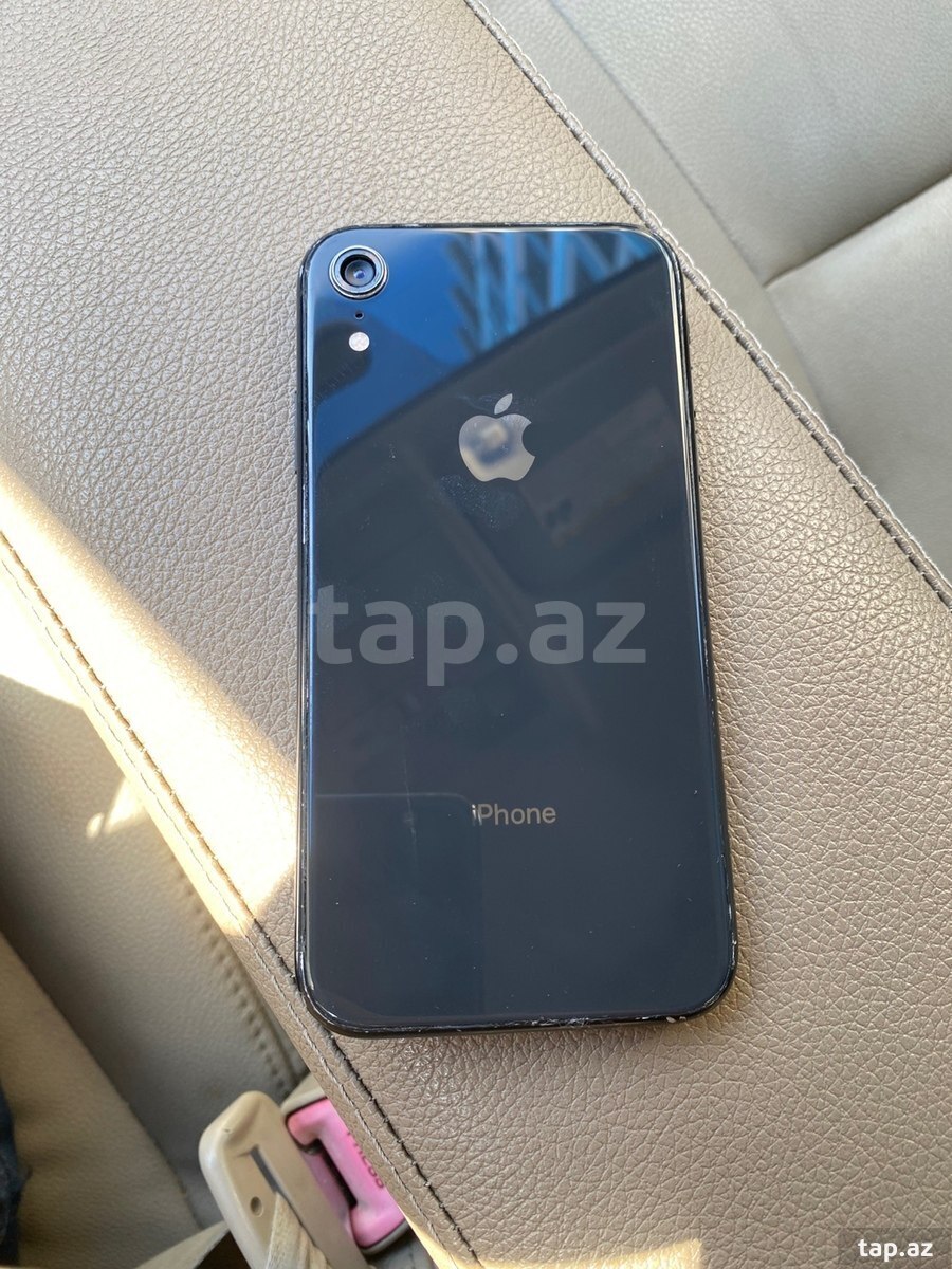 Apple iPhone XR Black 64GB/3GB (3)