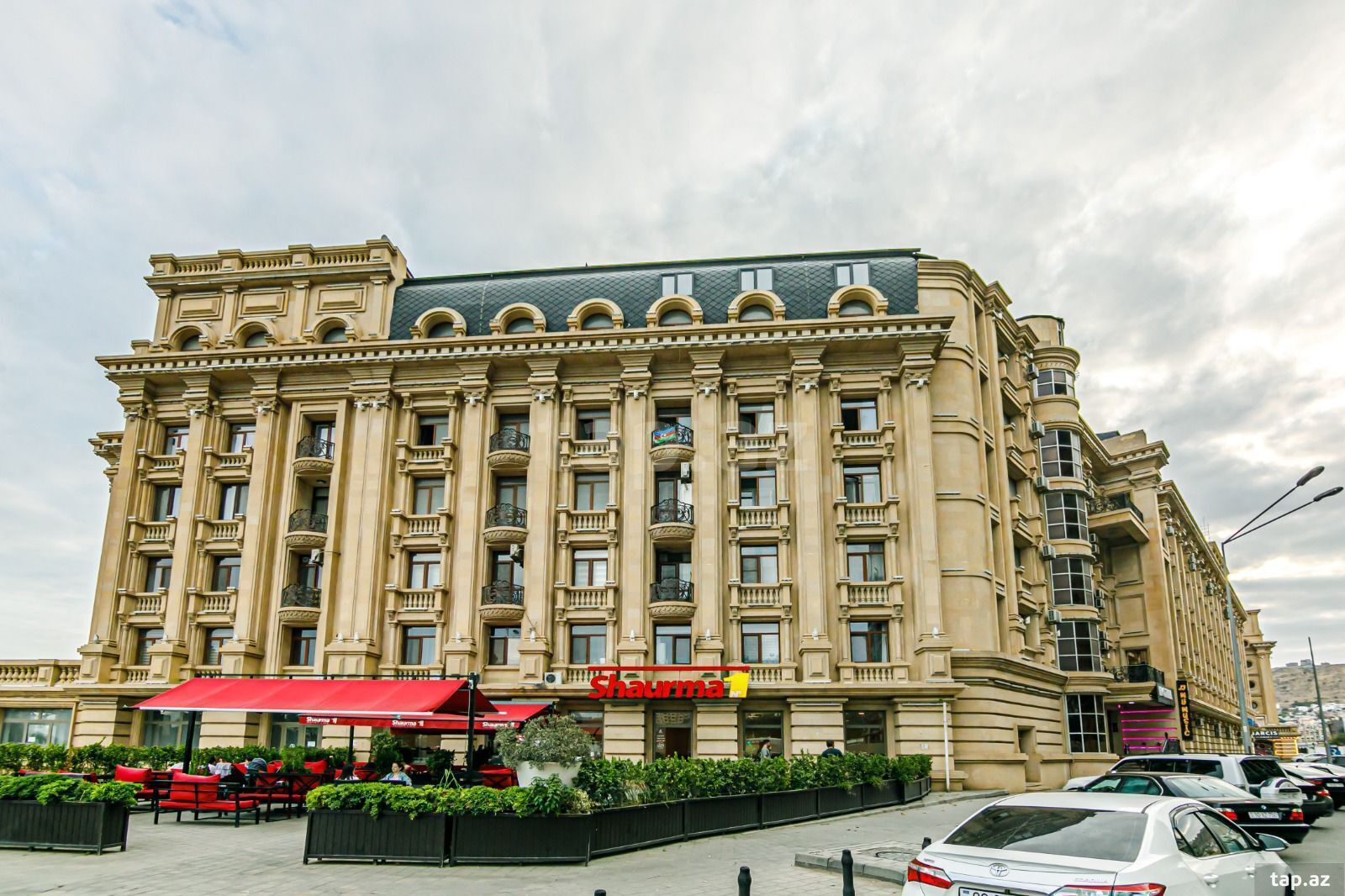 7-otaqlı yeni tikili, Bayıl qəs., 210 m²