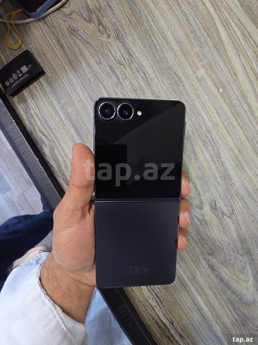 Samsung Galaxy Z Flip 7 Blue Shadow 256GB/12GB (2)
