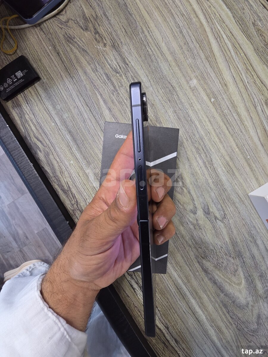 Samsung Galaxy Z Flip 7 Blue Shadow 256GB/12GB (3)