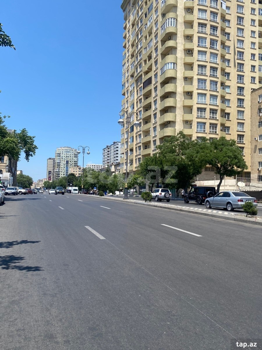 2-otaqlı mənzil, Abbas Mirzə Şərifzadə küç., 60 m²