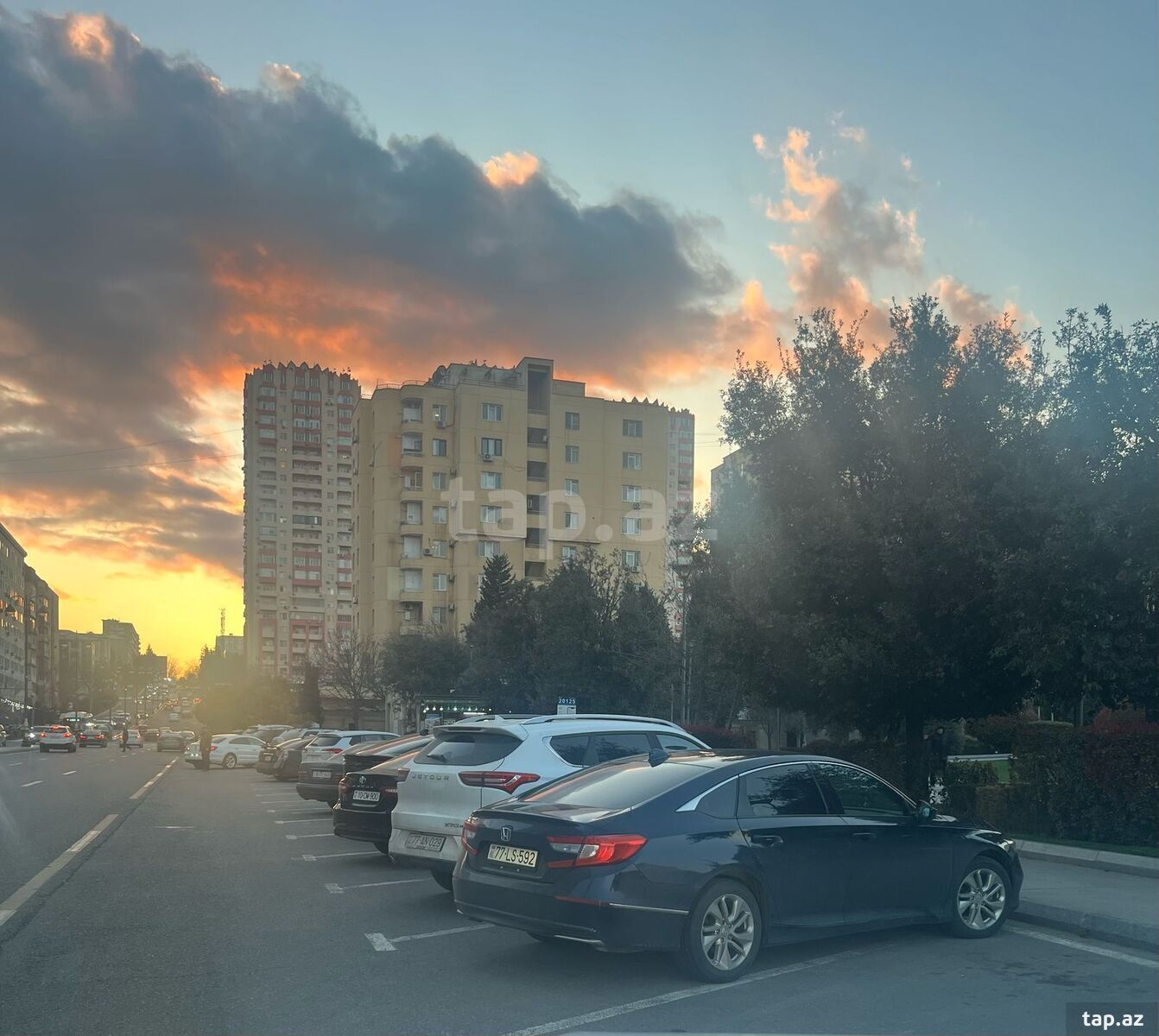 3-otaqlı yeni tikili, Elmlər Akademiyası m., 120 m²